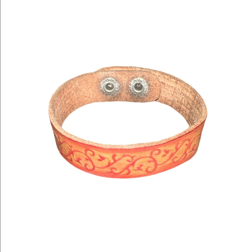 Cute bracelet 🦋